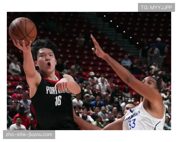 黄蜂客场2分险胜开拓者，关键时刻防守成功守住微弱领先优势